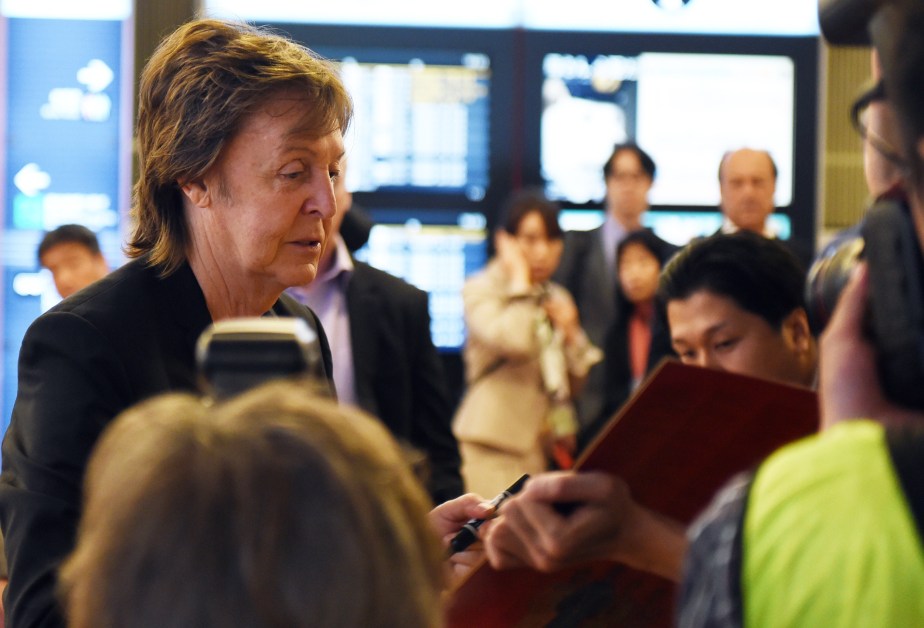 Paul McCartney Postpones U.S. Tour on Doctor&rsquo;s&nbsp;Orders