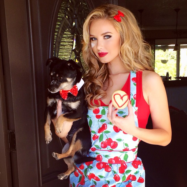 20150109_PinUp_TiffanyToth_01