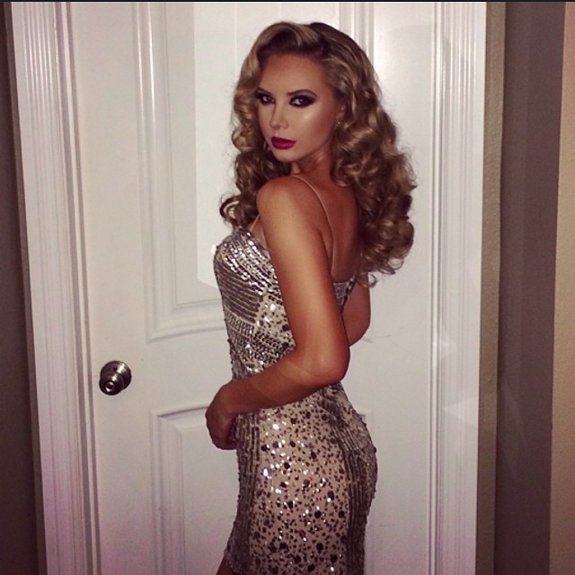 20150109_PinUp_TiffanyToth_02