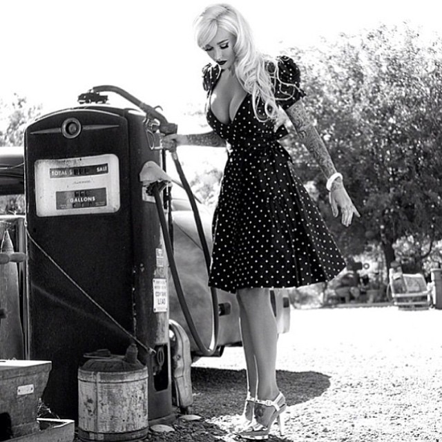 20150128_PinUp_SabinaKelley_03