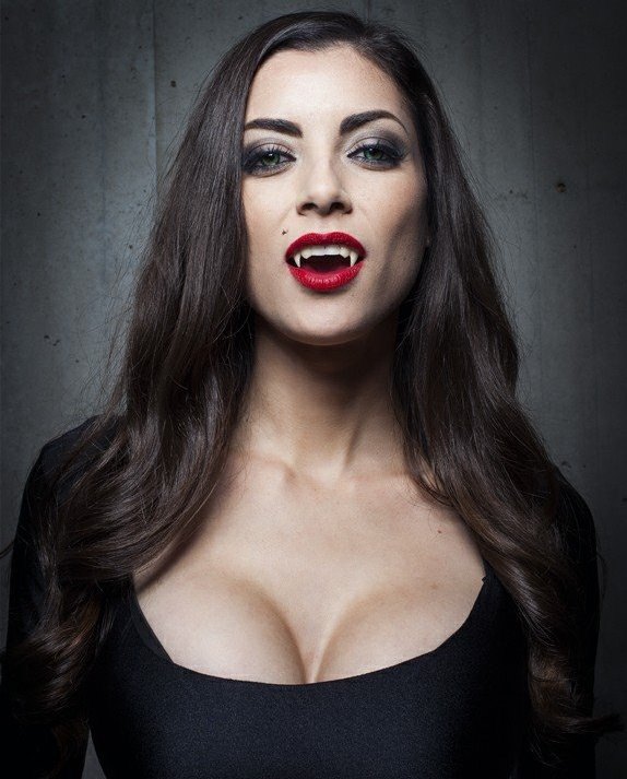 20150217-PinUp_LeeAnnaVamp_05