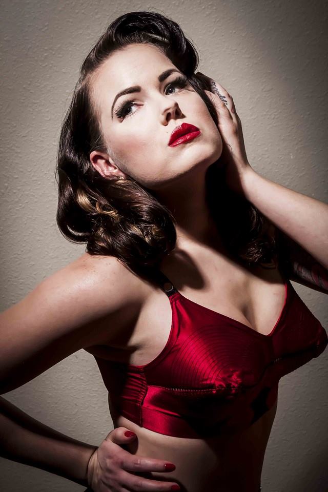 PinUp_FrankieSinister_03