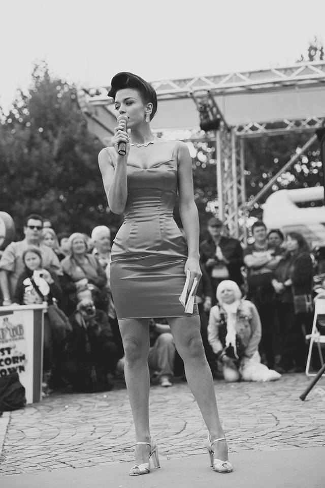 20150926-PinUp_GinaCarla_03