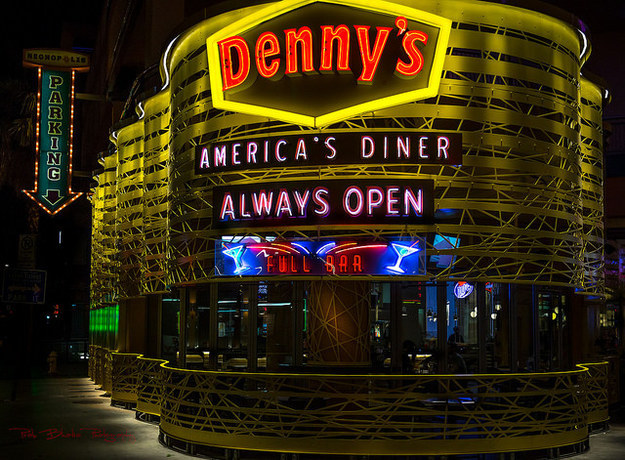 Les magasins et restos ouverts 24h/24 7 jours/7.