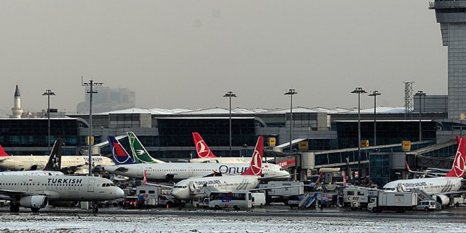 Attentat-suicide à l'aéroport d'Istanbul, au moins 10 morts