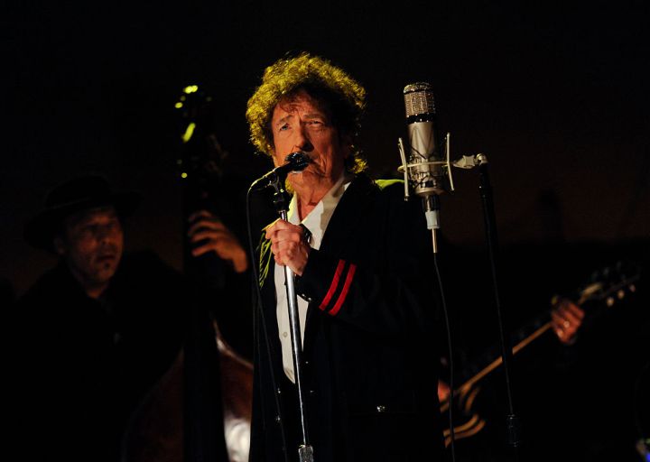20161017 – The Nobel Prize Panel Has Stopped Trying to Reach Bob Dylan —&nbsp;TIME